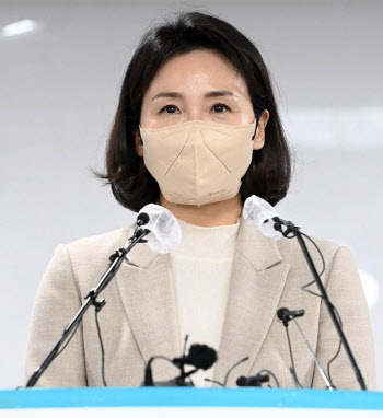 김혜경 '법인카드' 의혹, 수사 속도낸다…고발인 조사