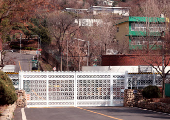 “대통령 출근 못 할 수도” 한남동 관저에 前경호부장의 경고