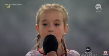 '렛잇고'로 희망 전한 우크라 소녀, 폴란드서 국가 열창