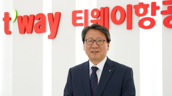 `LCC 최장수 CEO` 정홍근, 위기 속 새 먹거리로 승부