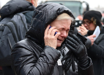 우크라이나 기차역 공격 300여명 사상…어린이 5명도 사망