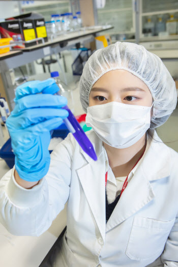 SK바이오사이언스, 게이츠재단과 함께 코에 뿌리는 코로나 예방약 만든다