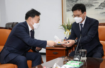 김오수 “검찰 자체 개선안, 장관에 보고…檢 개혁과 검수완박 달라”