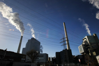 유럽, 우크라전 이후 석탄발전 늘어…탈탄소 이행 ‘제동’