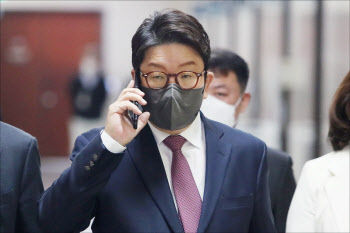 권성동, 박홍근에 공개토론 제안…"원하는 시간·방식 수용"