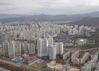 '오락가락' 1기 신도시 재건축 논란에 분당·군포 '촉각'