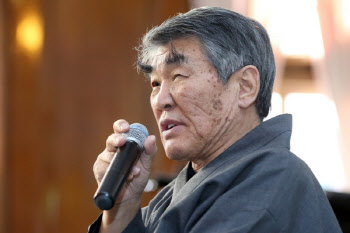'독재에 저항한 시인' 김지하, 1년 투병 끝 별세…향년 81세