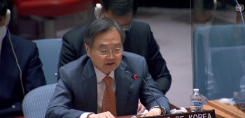 둘로 갈라진 유엔 안보리…'대북 제재' 놓고 미vs중·러 '충돌'