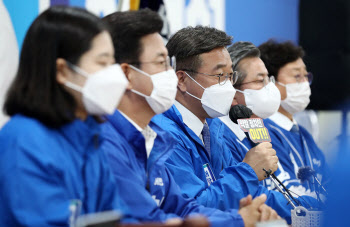 민주당 "한덕수, 역대 후보자 중 가장 자기 관리 안 돼"…`부결`할까