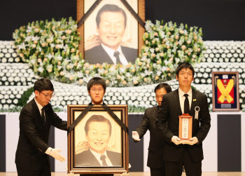 후계 양성 작업 가동…日 화학 신사업 맡은 '롯데 3세' 신유열