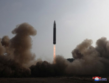 北 ICBM 도발에 핵실험 임박설까지…대북제재 '운명의 일주일'