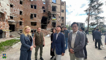 우크라行 논란 확산…국힘 중진 비판에 이준석 반격(종합)