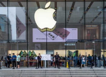 애플 경기침체 대응…국제유가 100달러 재돌파