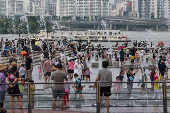 확진자 급증에도 여름축제…서울시, 방역·일상회복 딜레마