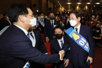 박용진 "`법카유용 의혹` 부당한 정치개입…李에게 유리할 수도"