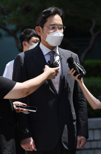 이재용 삼성전자 부회장 “국가 경제 위해 열심히 뛰겠다…새 기회 감사”