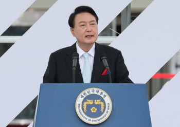 尹 "독립운동, 자유·인권·법치 존중되는 나라 세우기 위한 것"