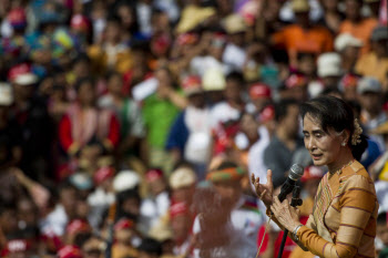 미얀마 군정, 아웅산 수치 징역 6년 추가…전체 형량 17년