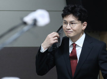 '검수완박' 법무부 권한쟁의 다음달말 공개변론…법 시행 이후