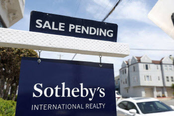 미 신규주택 판매 6년여래 최소…부동산 호황 꺾인다