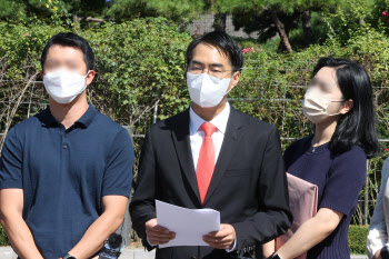 한국 승무원만 콕 찝어 해고한 中동방항공…법원 "해고 무효"