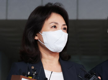 검찰, '법인카드 유용' 배모씨 기소…김혜경 수사는 계속