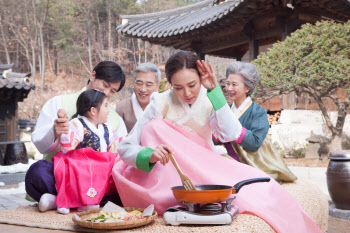 '거리 두기' 해제와 함께… 다시 돌아온 명절증후군