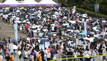 야구장·콘서트서 마스크 완전 벗나, 당국 "실외 가장 먼저 검토"(종합)