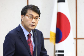 한덕수 '영빈관 예산' 논란에…윤상현 "총리가 모를수도 있지 않나"