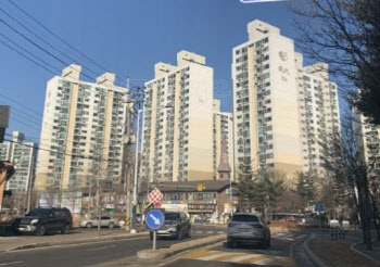 서울 아파트 낙찰가율 74.8%...평균 응찰자수 1.9명