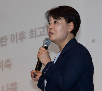 '기본' 32번 외친 이재명에…윤희숙 "한국경제의 최대 리스크"