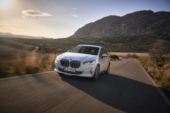 "활용성 극대화된 프리미엄 소형차"…BMW 2시리즈 엑티브 투어러