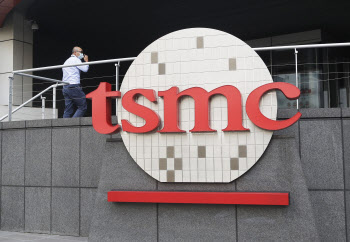 삼성·SK 이어…TSMC도 美 ‘對中 수출통제’ 칼날 1년 피했다