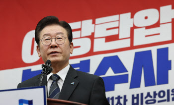 유동규 석방 회유로 김용 체포?…민주당 의혹 제기