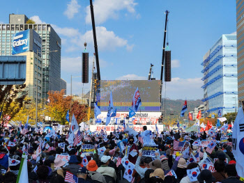 '충돌 우려' 진보·보수 '집회 시간' 나눴지만…전운 감도는 서울 도심