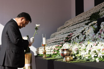 정진석, '이상민 해명' 질타에도 "추궁 아닌 추모의 시간"