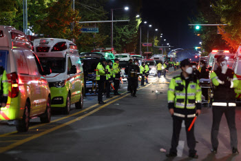 ‘이태원 참사’ 당일, 불법주정차 신고도 수십건…제대로 조치안돼