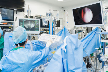 이대서울병원, 전립선비대증 AI 로봇수술 시행