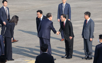 尹대통령, 아세안·G20 참석차 캄보디아로 출국(종합)