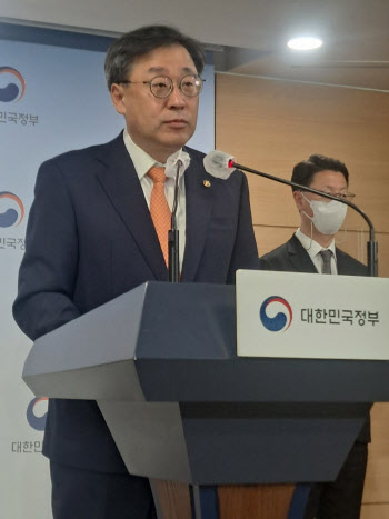 “지상파 UHD와 비교는 적절치 않다”