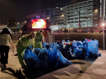 경기 끝나기 전부터 인파관리 만전…광화문 거리응원 첫날 안전한 마무리