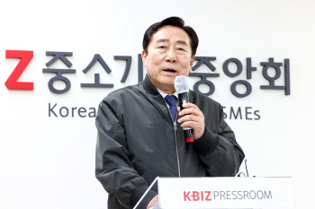 김기문 회장 "납품단가 연동제, 대기업과 싸우자는 법 아냐"
