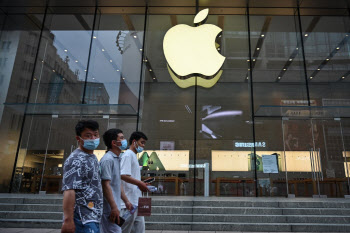 '제로코로나' 질린 애플, 中→인도·베트남 생산 이전 속도