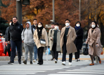 전국 대체로 흐림…중부 중심 비 또는 눈