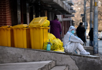 미 국무부 “중국 코로나 폭증, 새 변이 발생 우려”