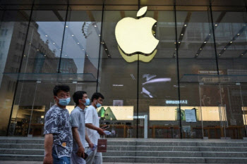 애플, 脫중국 가속화…"맥북 생산 일부 베트남 이전"