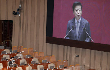 노웅래 체포동의안, 결국 부결…`방탄 국회` 비판 수면 위(종합)