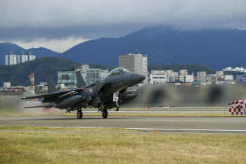 공군 주력 전투기 `F-15K` 성능 개량 추진…2034년까지 3.4조원