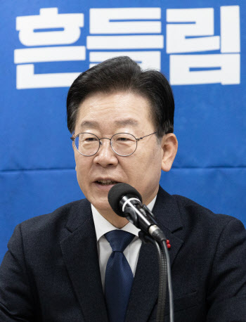 "이재명, 文에 `사법 리스크` 엮지 말라"…`원팀` 깨지는 野