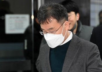 '대장동 수익 245억 은닉' 최우향·이한성 구속기소…148억 압수